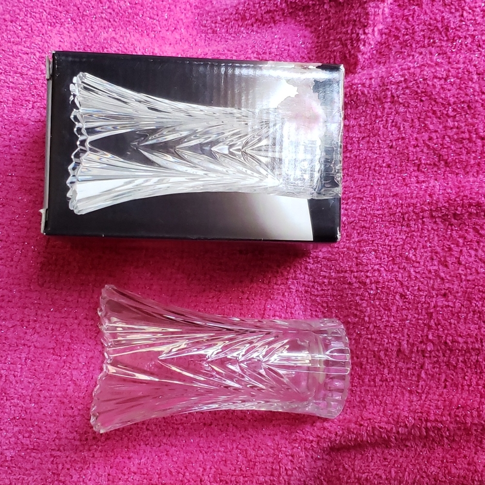 Mikasa 5" bud vase - Picture 2 of 5